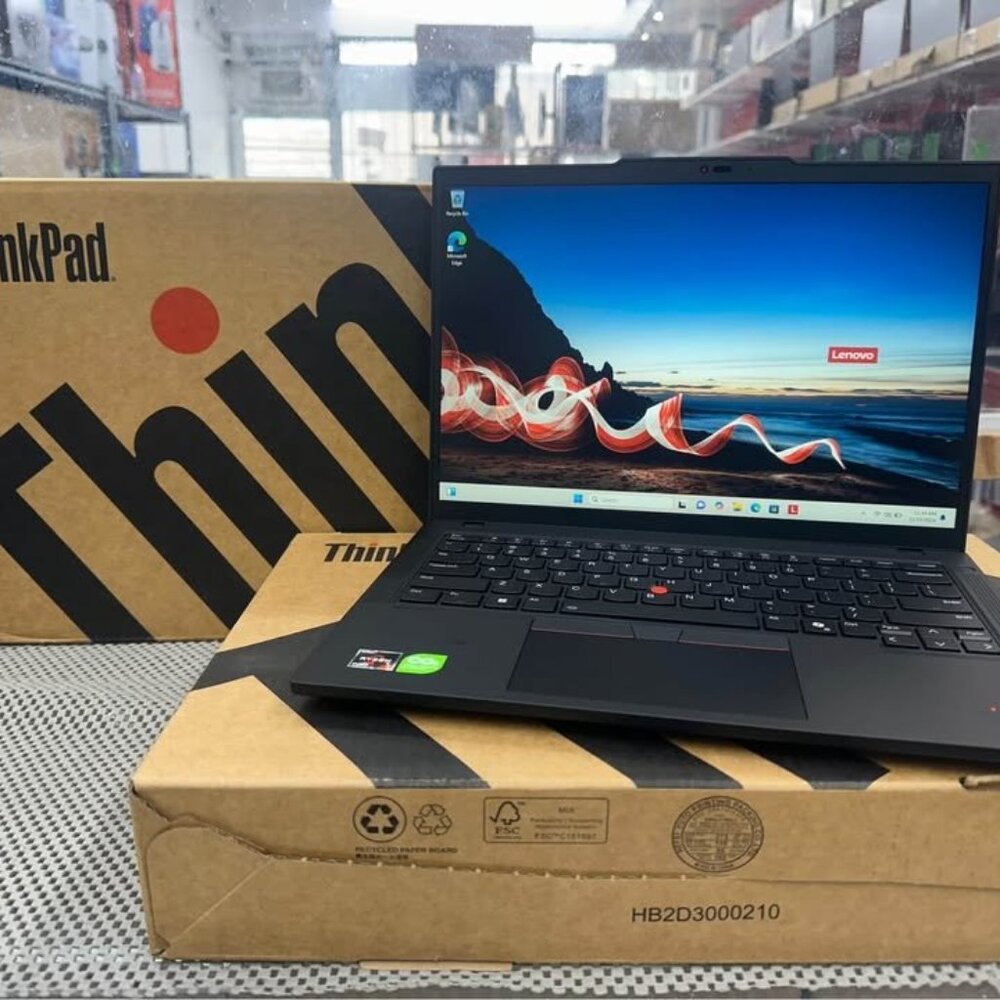 Lenovo ThinkPad T14 Gen 5 AMD Ryzen™ 7 PRO 8840U 32 GB RAM 512 GB SSD AMD Radeon